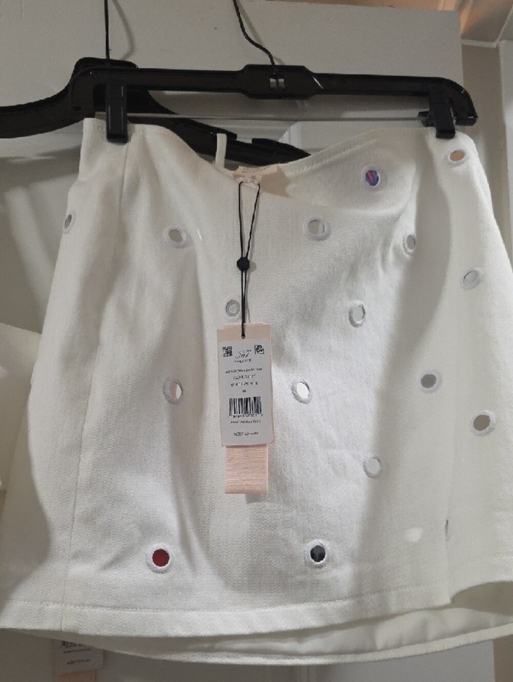 cinq a sept White Eyelet-Detail Blazer - Picture 2 of 7